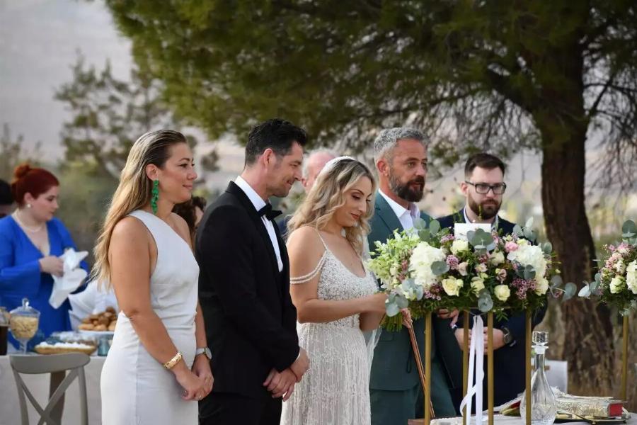 Παντρεύτηκαν σήμερα ο Απόστολος Ρουβάς και η Φανή Γιαβρίδου