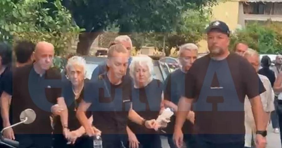 ΣΟΚ ΜΕ ΤΗΝ ΑΔΕΡΦΗ ΤΟΥ ΓΙΩΡΓΟΥ ΜΑΖΩΝΑΚΗ, ΒΑΣΩ: Η ΑΠΟΦΑΣΗ ΚΑΙ Η ΚΙΝΗΣΗ ΠΟΥ ΕΚΑΝΕ ΣΕ ΑΥΤΕΣ ΤΙΣ ΔΥΣΚΟΛΕΣ ΩΡΕΣ ΠΟΥ ΞΑΦΝΙΑΣΕ ΤΟΥΣ ΠΑΝΤΕΣ
