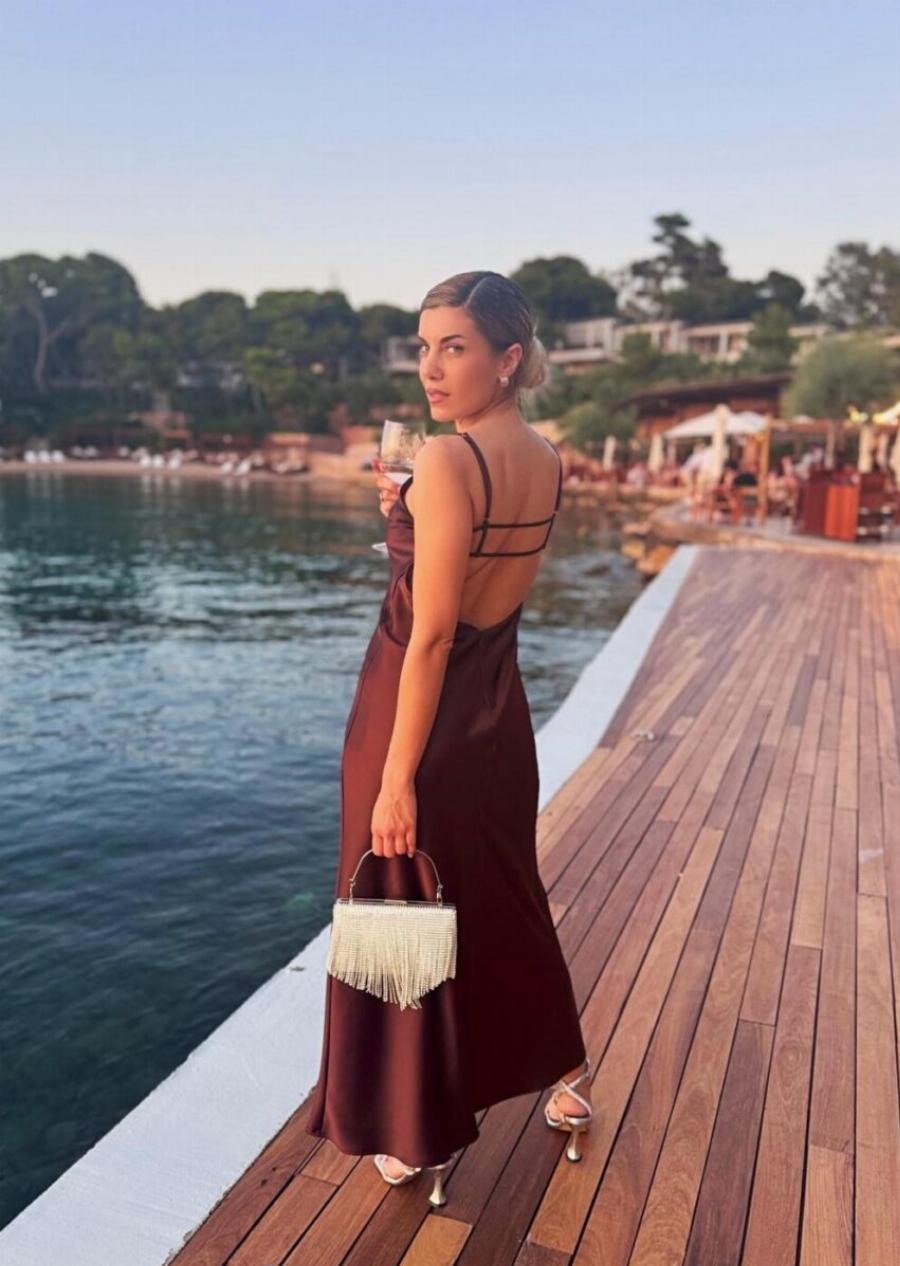Οι γυναικείες τσάντες που φοράνε ολες οι διάσημες μπήκαν σε τρομερή προσφορά για σήμερα και έριξαν το διαδίκτυο