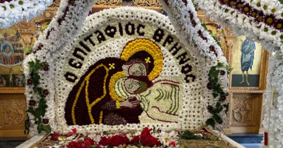 Θεσσαλονίκη: Εντυπωσιάζει ο Επιτάφιος στον ναό των Αγίων Πάντων – Πάνω από 20 ώρες ο στολισμός του