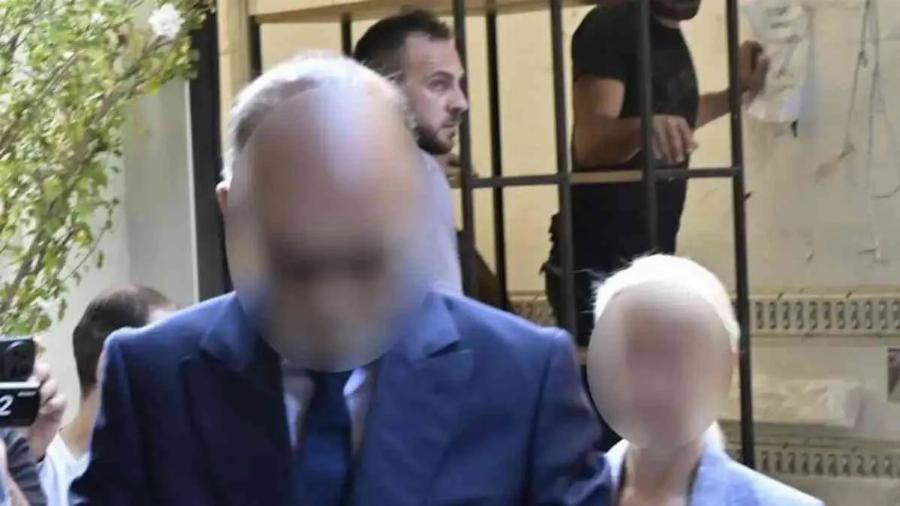 Μαζωνάκης: «Τον είδα άσπρο, με ανοιχτά μάτια, δεν ανέπνεε» – Το πλαστικό αντικείμενο στο στόμα του και η εντολή της γιατρού