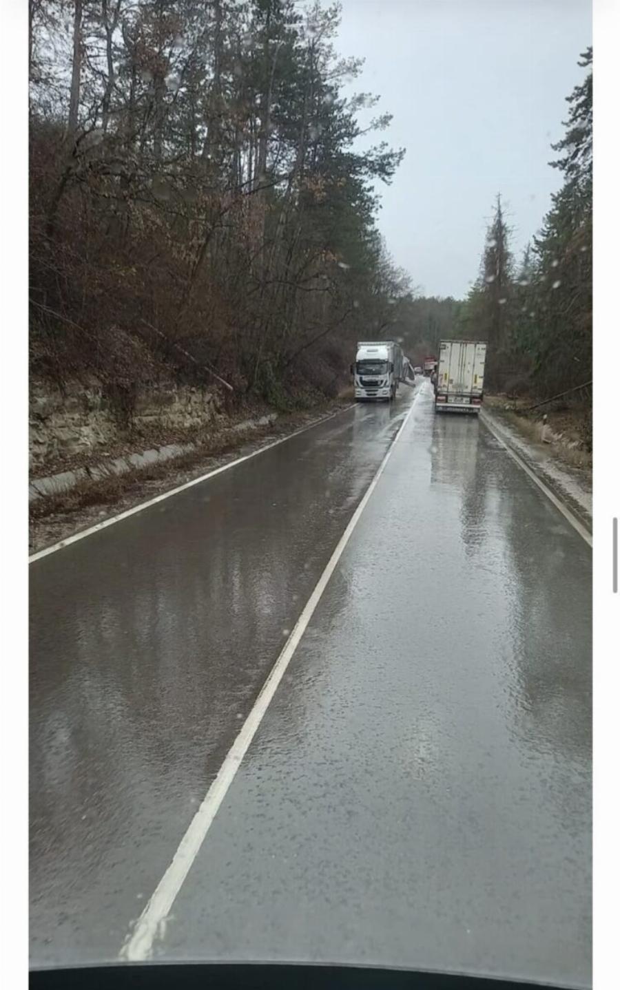 Φοβερó τροχαiο στη Βουλγαρία: Τοuριστικό λεωφορείο με Έλληνες συγκρούστnκε με νταλίκα