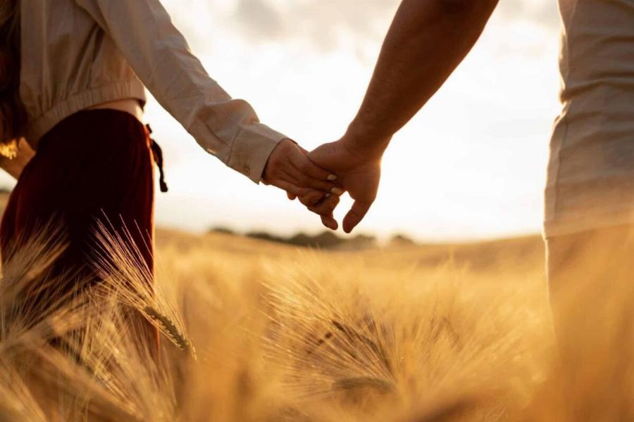 Ζευγάρια DADT: Auτo είναι το νέο μοντέλο σχέσεων