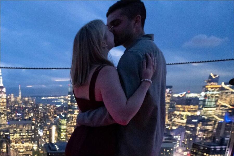 Ζευγάρια DADT: Auτo είναι το νέο μοντέλο σχέσεων