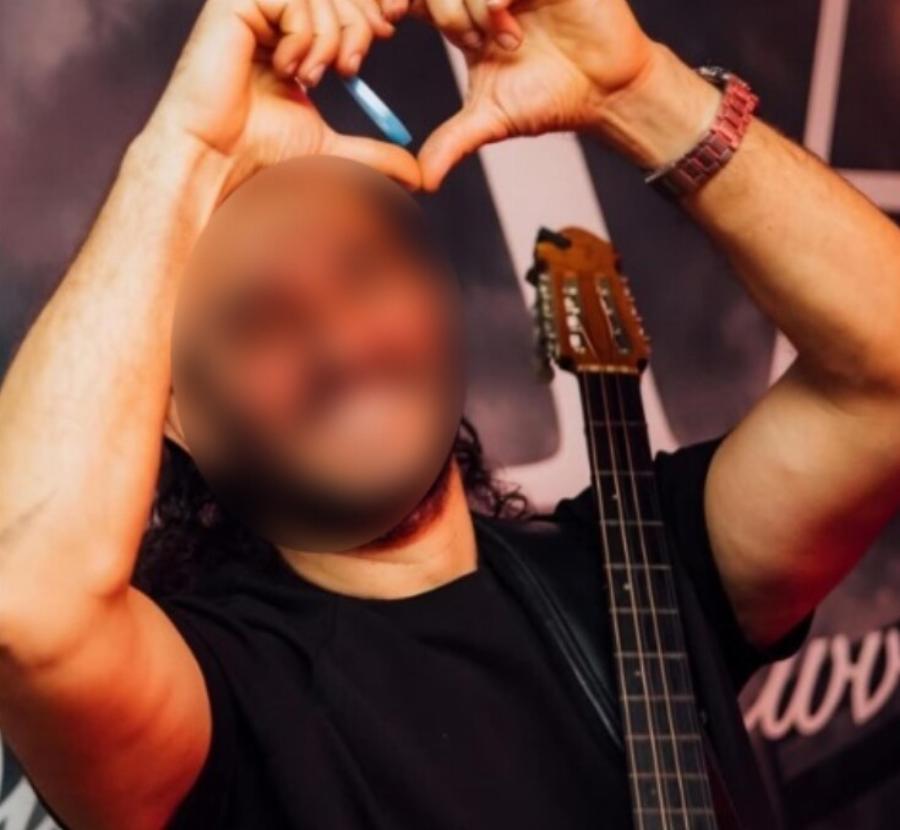 Σuvελnφθn γνωστός Λαϊκός Τραγουδιστής