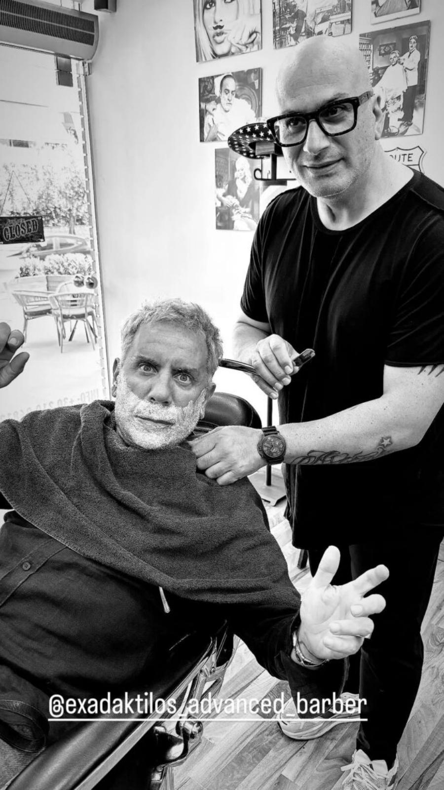 Ο Γιώργος Μαζωνάκης πήγε για κούρεμα και ξύρισμα μετά τη νοσηλεία στο Δρομοκαΐτειο