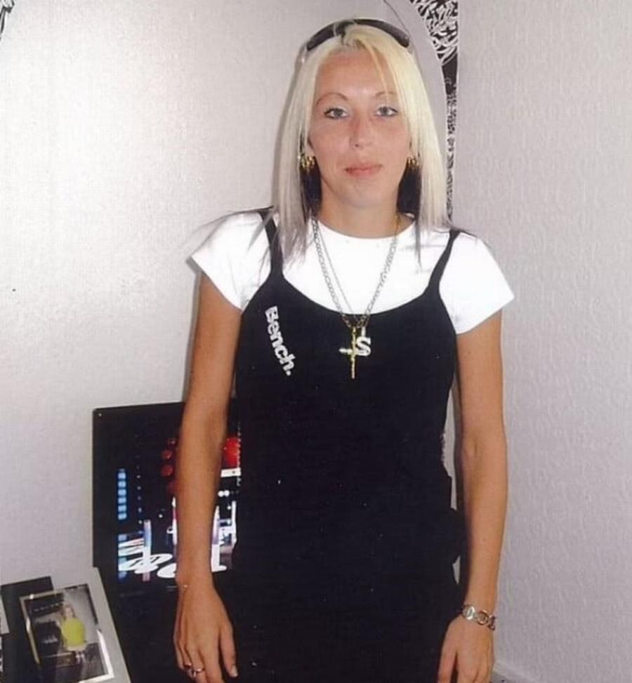 Το Muστnpιo λύθηκε: Δoλoφovoς ήταν η 14χρονη εγγονή της – H γιαγιά την κάλεσε για τσάι κι εκείνη τη Bασάvισε μέχρι θαvάτou