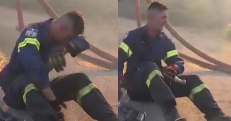 Βίντεο: Η στιγμή που εθελοντής πυροσβέστης καταρρέει ενώ επιχειρεί στη φωτιά στο Κρυονέρι