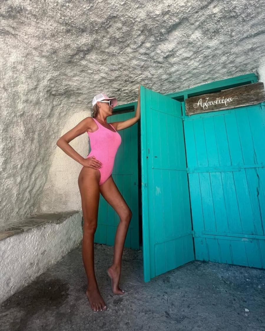 Η διάσημη Ελληνίδα «άγαλμα» με τα πιο μακριά πόδια στην Ελλάδα