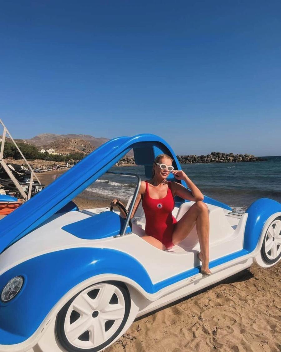 Η διάσημη Ελληνίδα «άγαλμα» με τα πιο μακριά πόδια στην Ελλάδα