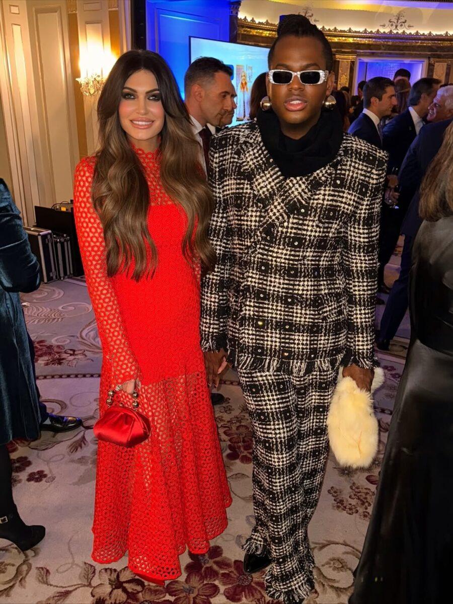 «Πρέπει να μάθω ελληνικά για να βρω έναν όμορφο Έλληνα άνδρα», λέει ο στιλίστας της Κίμπερλι Γκίλφοϊλ