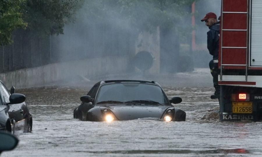 EKTAKTO: ΒΙΒΛΙΚΗ KATAΣTPOΦH ΤΩΡΑ στη Μύκονο – Εικόνες ΣOK στη Χώρα – Έτρεχαν να ΣΩΘΟΥΝ κάτοικοι και τουρίστες