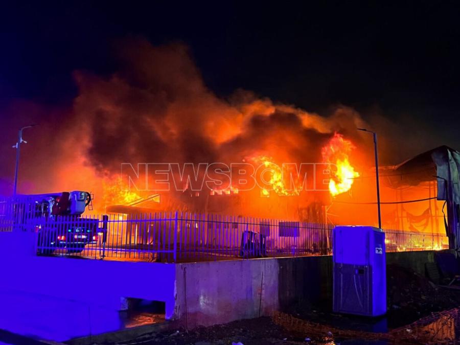 Συγκλονιστικές εικόνες και Βίντεο από την μεγάλη Φωτιά σε εργοστάσιο της Αττικής: Κίνδυνος να επεκταθεί και στην γύρω περιοχή