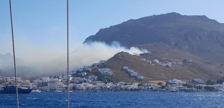 Φωτιά στo νησί: Νέο μήνυμα του 112, εκκενώνονται 6 οικισμοί – «Είναι μεγάλο το μέτωπο»