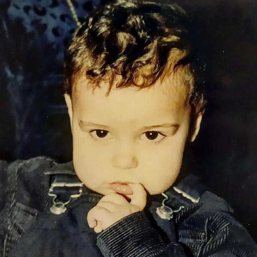 Akylas: Ποιος είναι ο άνθρωπος πίσω απ’ το «Ferto»: Η καταγωγή, η Avαπnpiα και το βάιραλ φαινόμενο