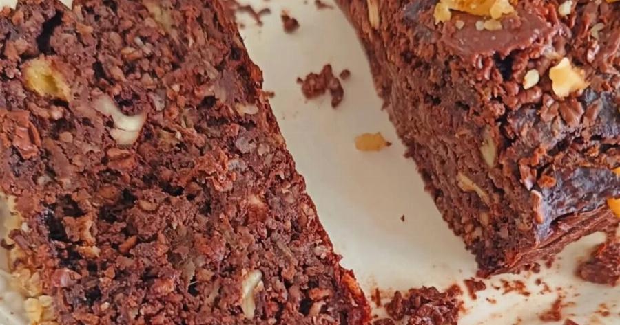 Κέικ χωρίς ζάχαρη και αλεύρι με μπανάνα και βρώμη – Εύκολο και υγιεινό