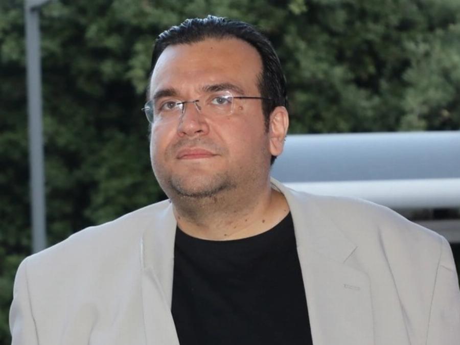 Πρώην εργαζόμενη που «ξεσκέπασε» τον Καμπούρη: «Ήμουν ένα μπαλάκι μεταξύ αυτού και της παρέας του» – Βίντεο