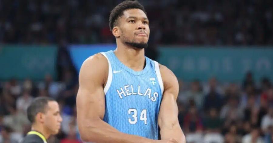 Εκπληκτικός Αντετοκούνμπο – «Με είδε ο πατέρας μου στον παράδεισο με τη σημαία και χόρευε»