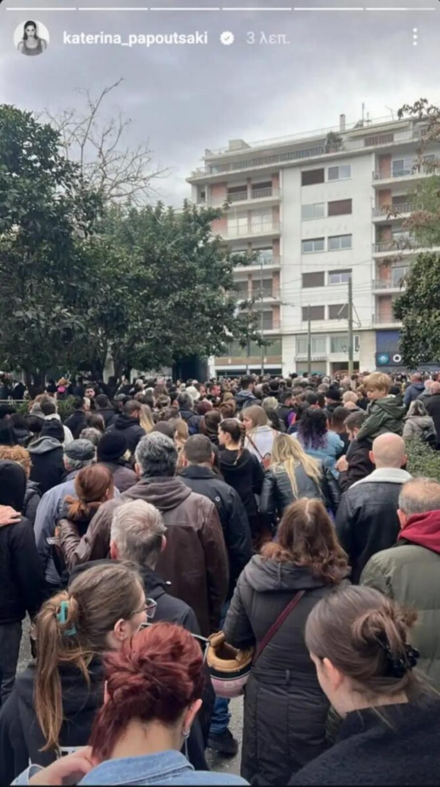 Τέμπη: Μαριλίτα Λαμπροπούλου και Δημήτρης Λάλος μαζί στη συγκέντρωση στο Σύνταγμα