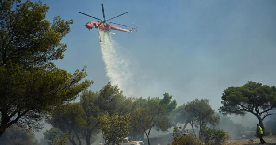 Τεράστια φωτιά ΤΩΡΑ λίγο πριν τη νύχτα: 11 εναέρια μέσα δίνουν μεγάλη μάχη
