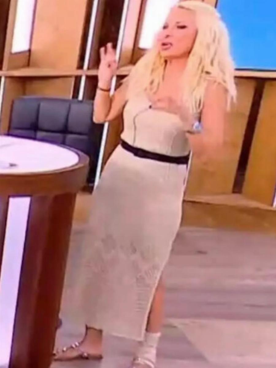 Ατύχημα για την Ελένη Μενεγάκη: Πως εμφανίστηκε στον «αέρα» της εκπομπής