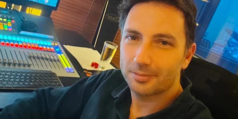 Λαγοκέφαλος δάγκωσε γνωστό Έλληνα τραγουδιστή – Όσα δήλωσε
