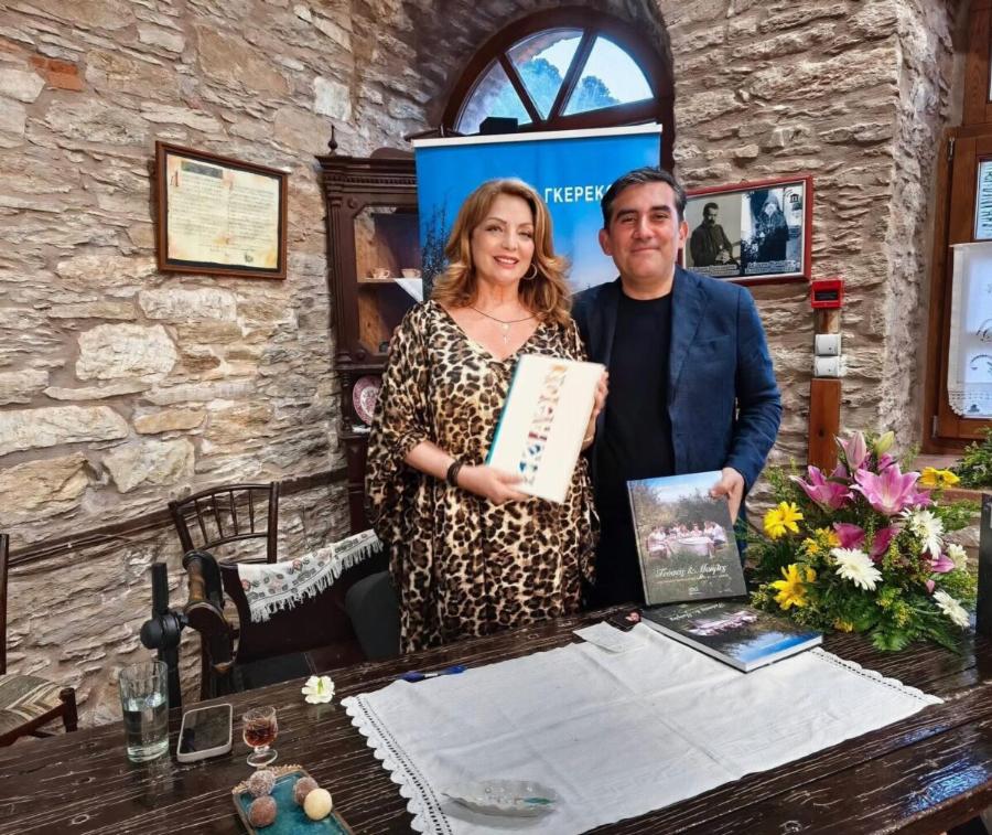 Λεοπάρ καφτάνι, πανύψηλο πέδιλο, πεντικιούρ στην πένα: Η Άντζελα Γκερέκου παραδίδει μαθήματα στιλ στα 67 της – Όλη η Σκιάθος… παραμιλά