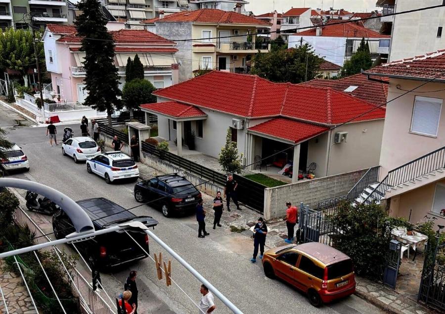 Μάνα και γιος βρέθηκαν νεκροί στο σπίτι τους