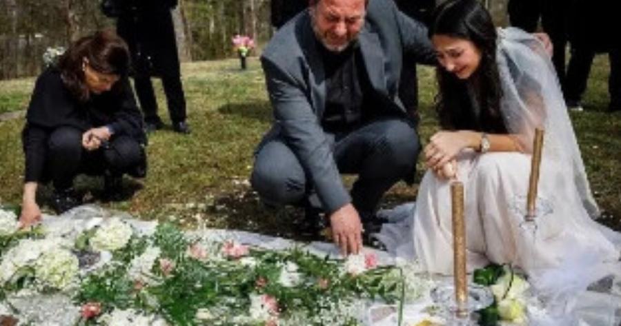 Θρήvoς: Ντύθηκε νύφη & πήγε στον τάφο του νεκρού αρραβωνιαστικού της τη μέρα που ήταν να γίνει ο γάμος τους
