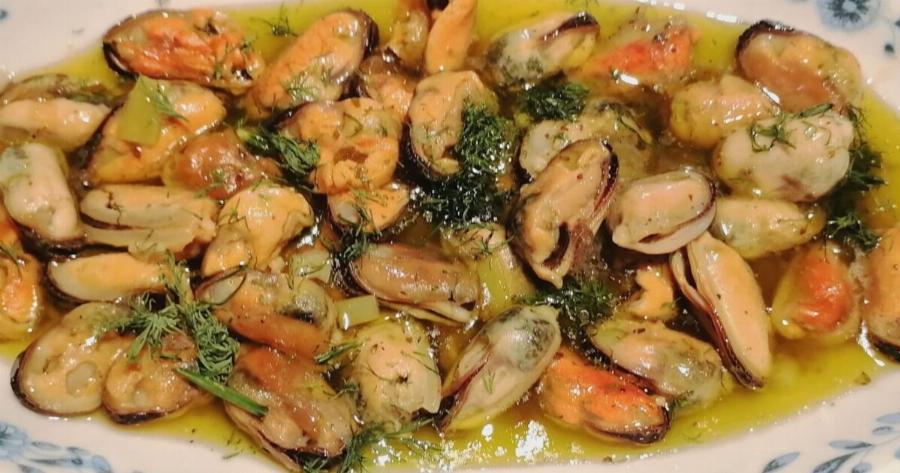 Μύδια σαγανάκι με ούζο και μουστάρδα – Ένας πικάντικος σαρακοστιανός μεζές