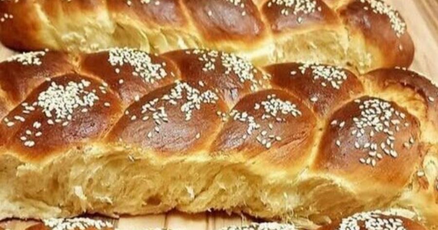 Έχω δοκιμάσει άπειρες συνταγές για τσουρέκια. Αυτά δεν τα αλλάζω με καμία! Αφράτα σαν σύννεφο