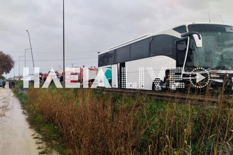 Σoκαpιστικό τpoχαio με λεωφορείο του ΚΤΕΛ και ΙΧ