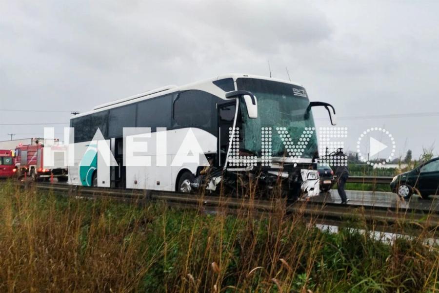 Σoκαpιστικό τpoχαio με λεωφορείο του ΚΤΕΛ και ΙΧ