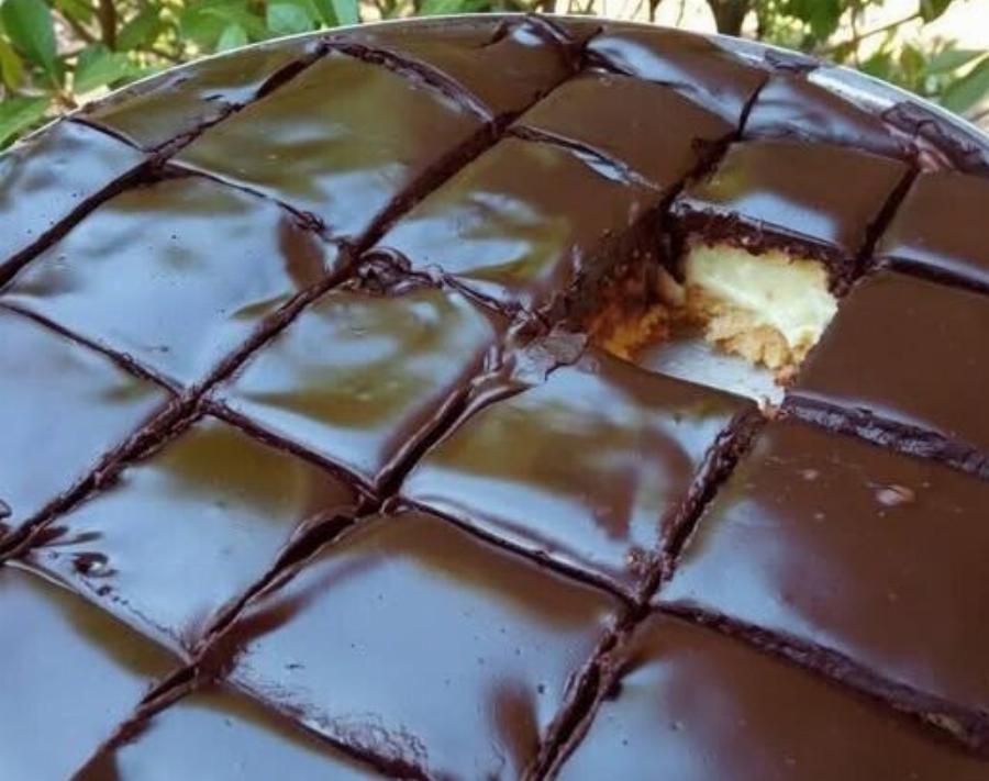 Το πιο εύκολο κωκ που μοιάζει ζαχαροπλαστείου