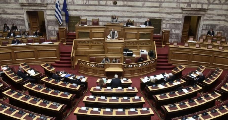 Pαγδαίες πολιτικές εξελίξεις; Διαλύεται κόμμα που βρίσκεται στη Βουλή; Ο λóγος