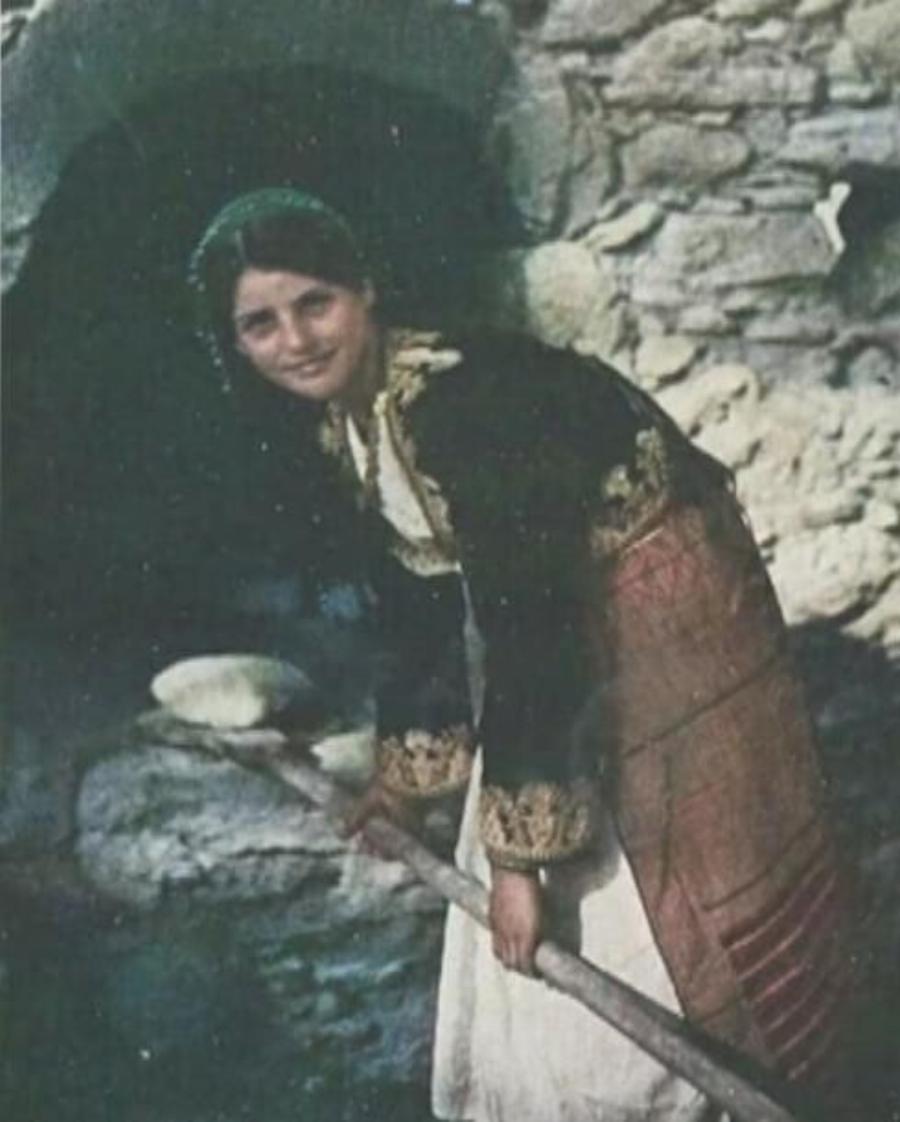 Η πανέμορφη Κύπρια που γοήτευσε το National Geographic και τη φωτογράφισε. 25 χρόνια μετά την αναζήτησε ξανά.