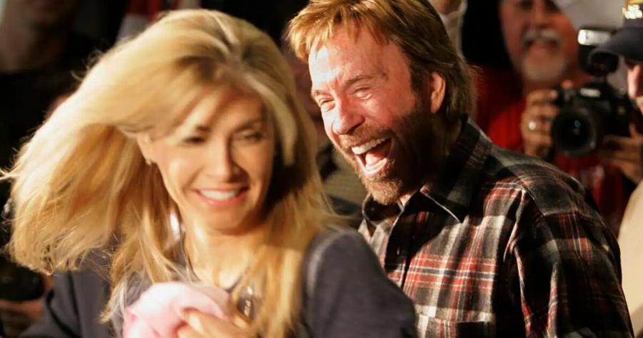 Έφυγε από τη ζωή ο θρυλικός Τσακ Νόρις – Ποια ήταν η γυναίκα που στάθηκε στο πλευρό του μέχρι το τέλος