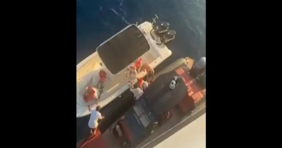 ΕΚΤΑΚΤΗ ΕΙΔΗΣΗ Συναγερμός στην Εύβοια: Φέρι μποτ έπεσε σε ξέρα – Με βάρκες απομακρύνονται οι επιβάτες