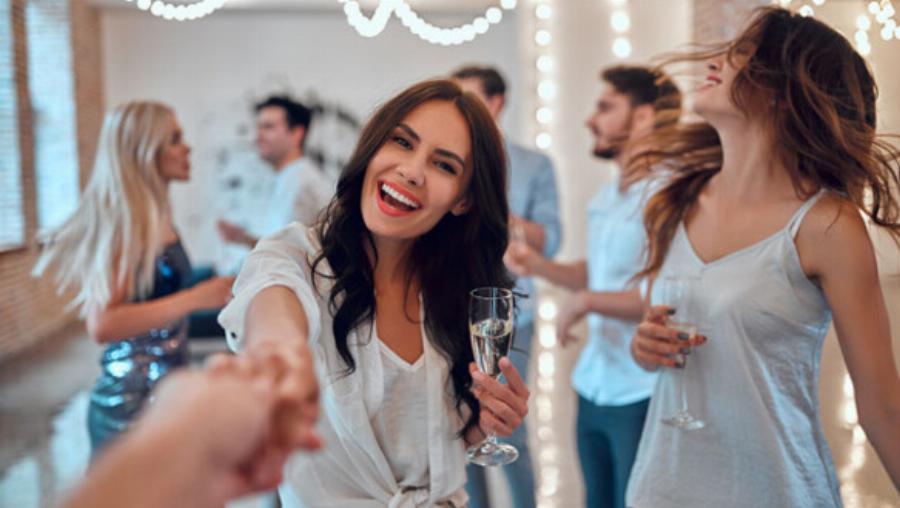 Τύχη, έρωτας, και πολλά λεφτά: Καλά νέα για αυτά τα 4 Ζώδια, θα έχουν τεράστια επιτυχία όλη τη βδομάδα ως 9/6