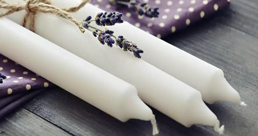 Λαμπάδα τέλος: Σε ποια ηλικία σταματούν οι υποχρεώσεις του νονού στο βαφτιστήρι