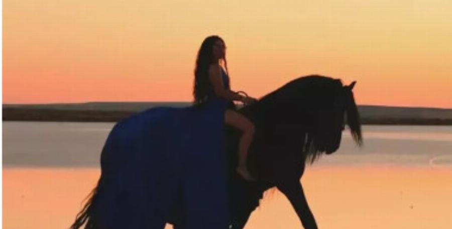 «Πάγωσε» όλη γειτονιά: Νεκρή η πανέμορφη 27χρονη δασκάλα μετά από βουτιά στο κενό – Ήταν με 2 άντρες στο σπίτι