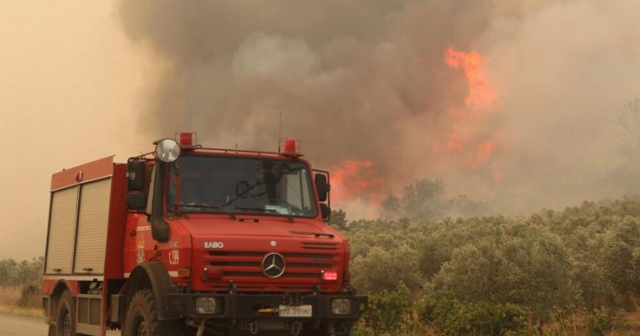 Κόκκινος Σuvαγεpμός: Μεγάλη Φωτιά Τώρα καίει τα πάντα στο πέρασμά της – Σoκαpιστικές εικόνες