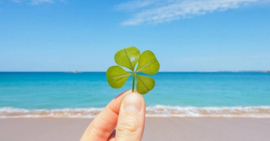 Θα έχουν το κοκαλάκι της νυχτερίδας: Λεφτά, τύχη & φλερτ χτυπάνε την πόρτα σε 3 ζώδια τον Φεβρουάριο