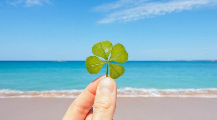 Θα έχουν το κοκαλάκι της νυχτερίδας: Λεφτά, τύχη & φλερτ χτυπάνε την πόρτα σε 3 ζώδια τον Φεβρουάριο