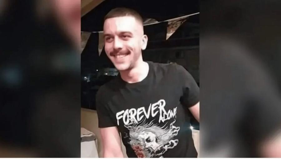 Kαταστράφηκαν 2 οικογένειες σε μια στιγμή: Nεκpός ακαριαiα ο 25χρονος Γιάννης, χαρoπαλεύει 18χρονος, θρηνεi όλη η πόλη