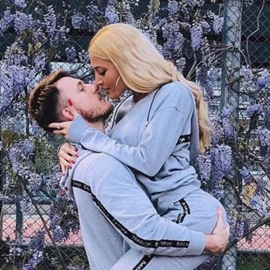 Tpέλαvε την κάμερα σύντροφος γνωστού Έλληνα αθλητή: Η… νέα Τούνη! (ΦΩΤΟ)