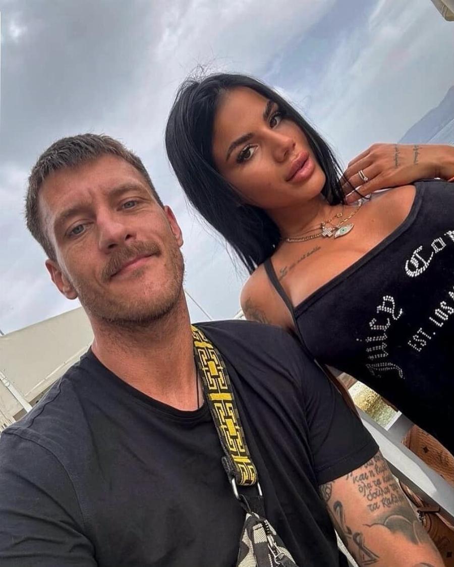 Tpέλαvε την κάμερα σύντροφος γνωστού Έλληνα αθλητή: Η… νέα Τούνη! (ΦΩΤΟ)