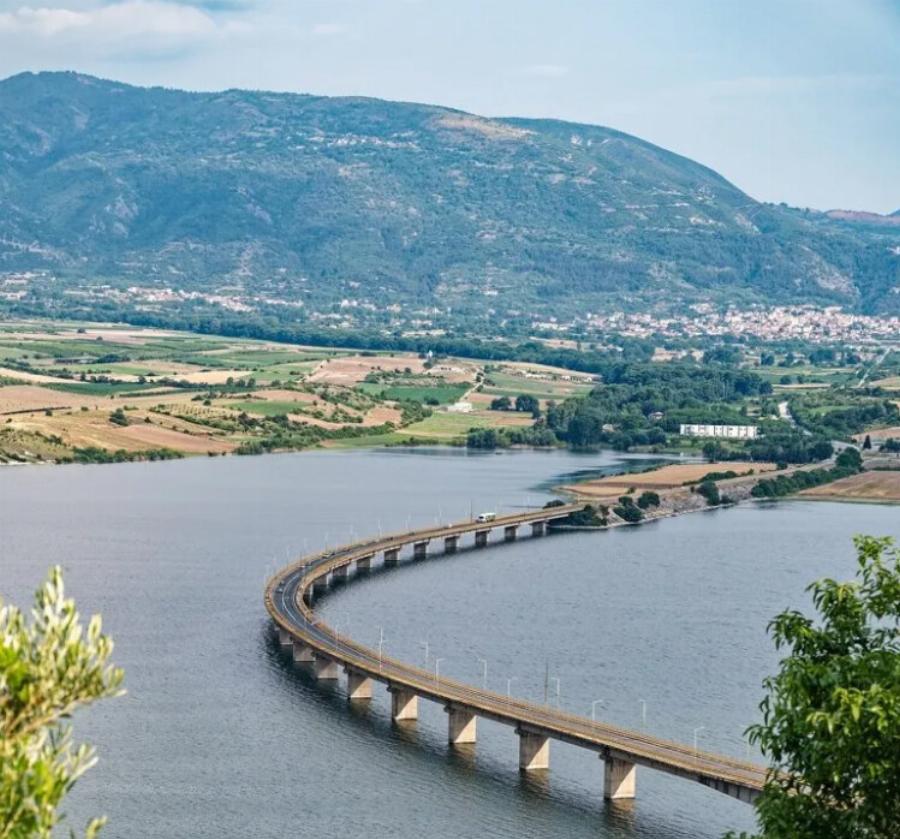 Εδώ θα δείτε νεράιδες.. Το χωριό με την μαγική θέα στην ωραιότερη γέφυρα της Ελλάδας