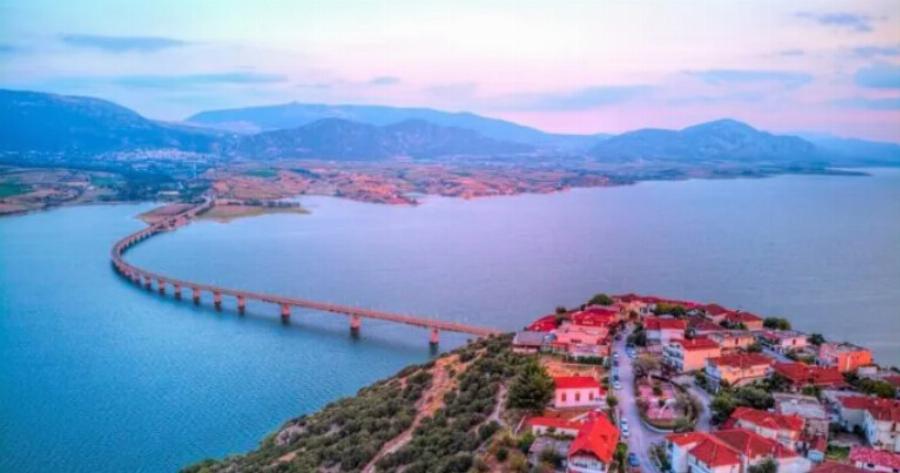 Εδώ θα δείτε νεράιδες.. Το χωριό με την μαγική θέα στην ωραιότερη γέφυρα της Ελλάδας