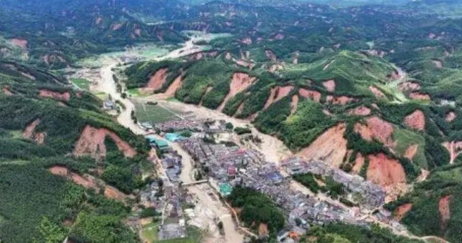 ΕΚΤΑΚΤΟ: Τουλάχιστον 30 νεκροί και 35 αγνοούμενοι από τις καταρρακτώδεις βροχές